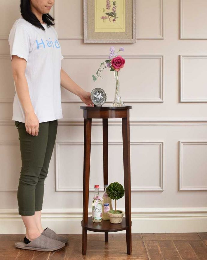 プランツスタンド・ケーキスタンド　アンティーク家具　英国輸入の美しい小さなアンティーク家具、マホガニー材のプランツスタンド。スラッと背が高く美しいプランツスタンドアンティーク家具の中でもさらに贅沢なアンティーク。(k-2171-f)