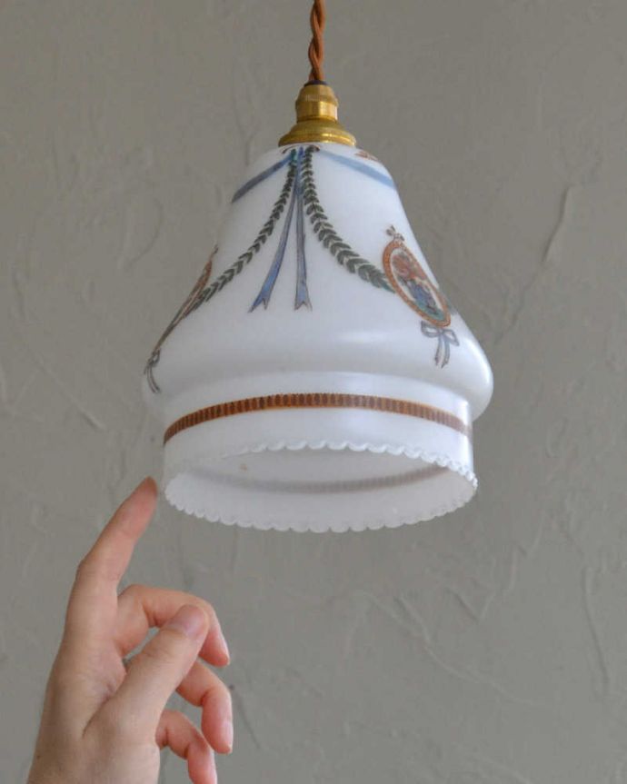 ペンダントライト　照明・ライティング　花かごが素敵なアンティークペンダントライト（コード・シャンデリア電球・ギャラリーなし）。。(k-2174-z)