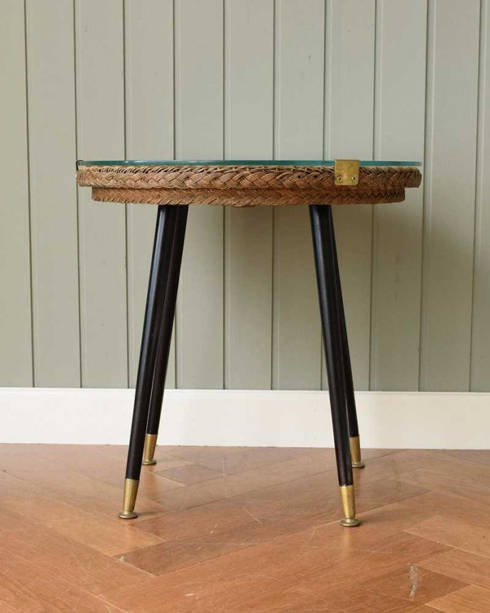 ロイドルーム　アンティーク家具　優雅なティータイムに、アンティークロイドルームテーブル（ガラス天板付き） 。クルッと回転。(k-2177-f)