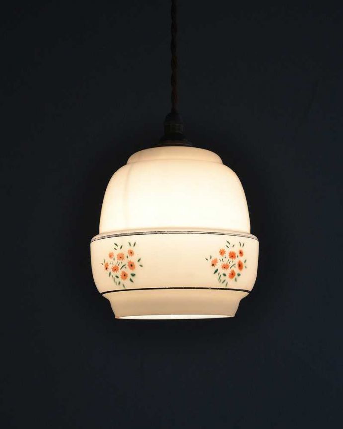 ペンダントライト　照明・ライティング　ピンク×ゴールドがお洒落なアンティークシェードペンダントライト（コード・シャンデリア電球・ギャラリーなし）。。(k-2177-z)