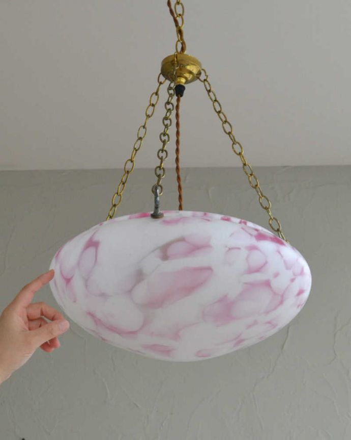 シャンデリア　照明・ライティング　マーブルガラスが美しい英国輸入のアンティークハンギングボウル（Ｅ26球付） 。。(k-2188-z)