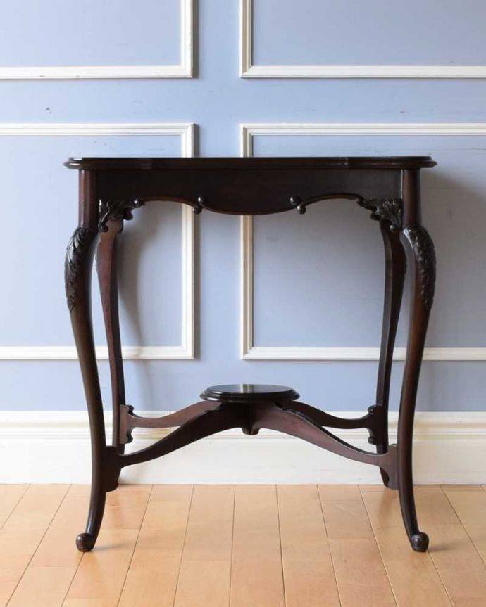 アンティークのテーブル アンティーク家具 優雅なティータイムを演出するアンティーク家具、優雅なオケージョナルテーブル(ティーテーブル)。クルッと回転。(k-2190-f)