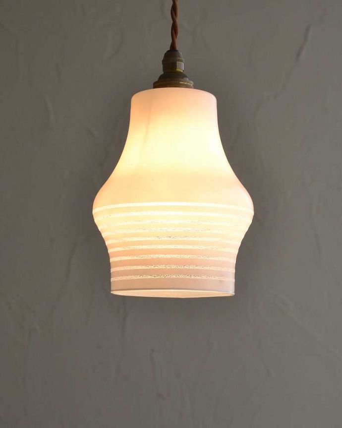 ペンダントライト　照明・ライティング　和室にも似合うアンティークのペンダントライト（コード・シャンデリア電球・ギャラリーなし）。。(k-2192-z)