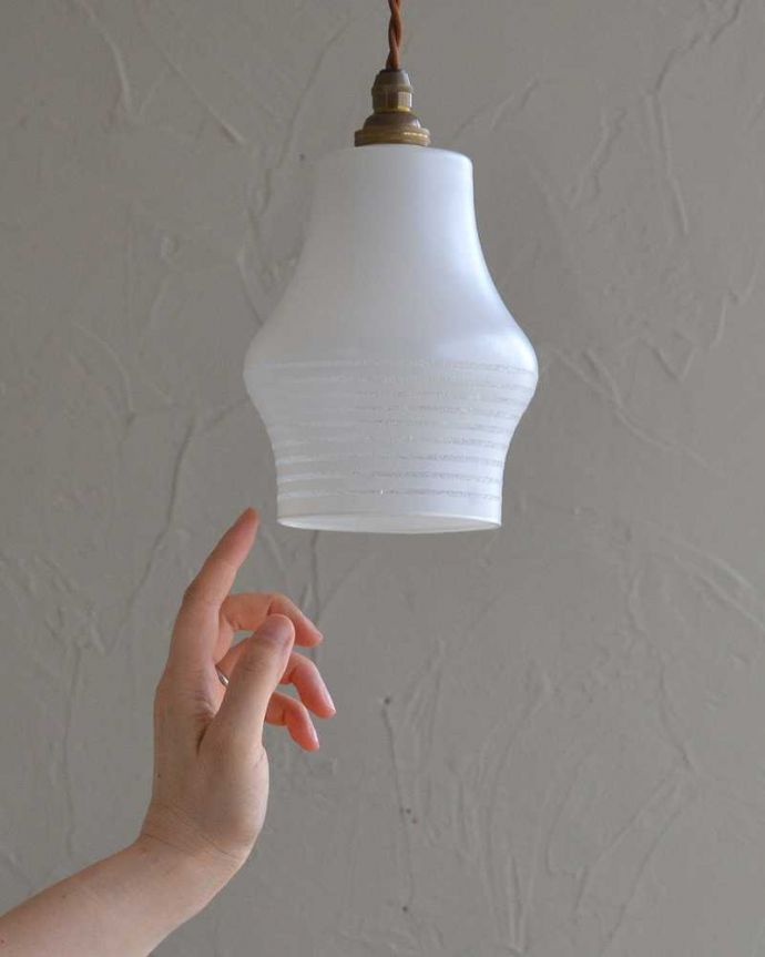 ペンダントライト　照明・ライティング　和室にも似合うアンティークのペンダントライト（コード・シャンデリア電球・ギャラリーなし）。。(k-2192-z)