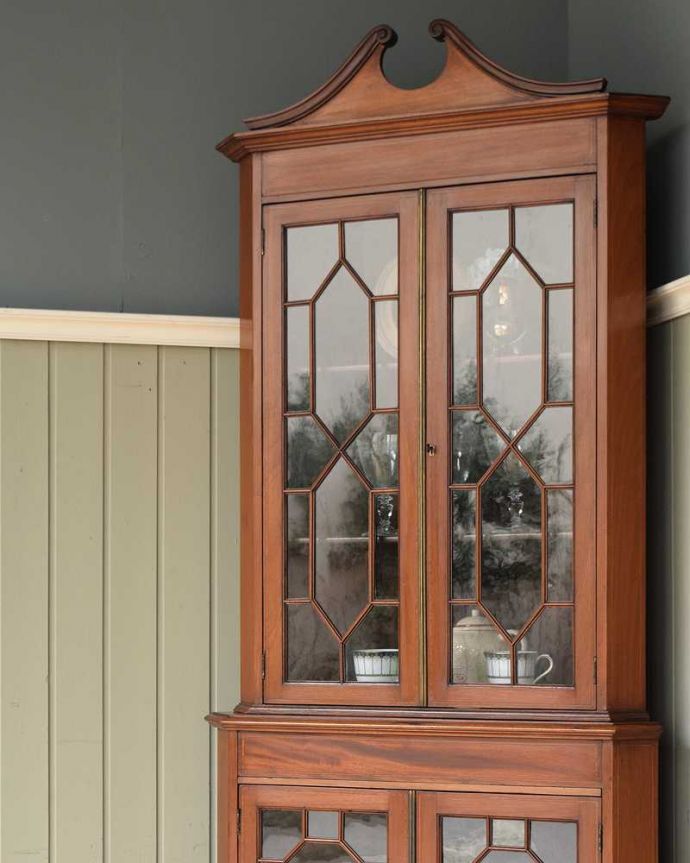 アンティークガラスの扉