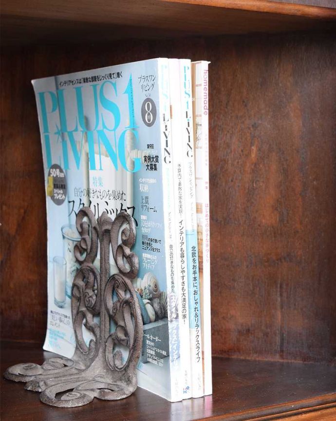 キャビネットの扉を開けると