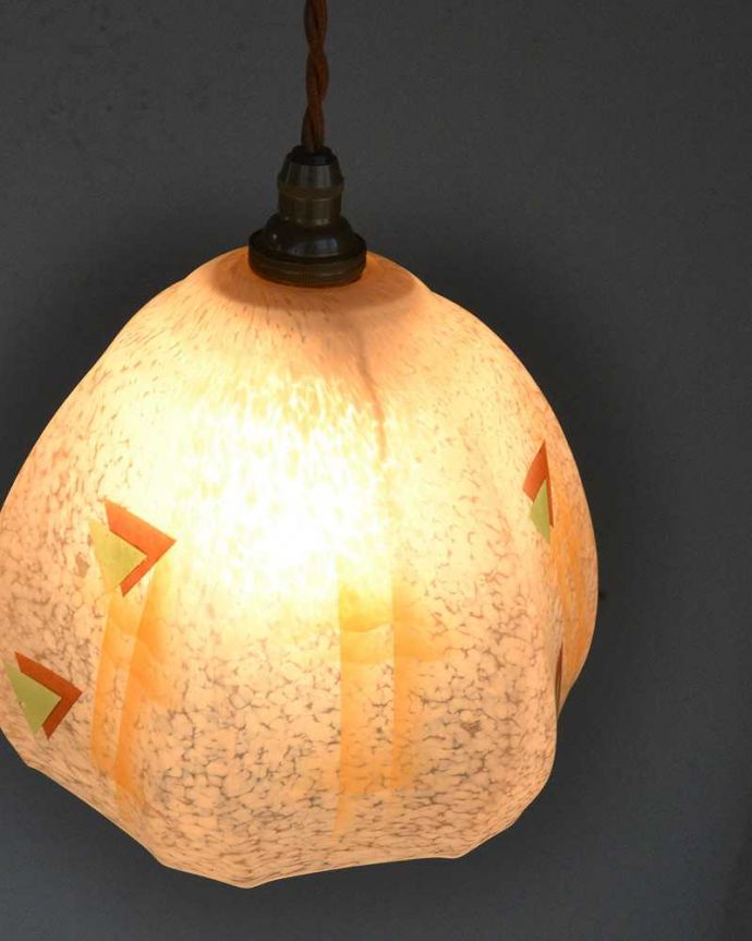 ペンダントライト　照明・ライティング　アールデコなデザインがオシャレにお部屋を彩るアンティークのペンダントライト（コード・シャンデリア電球・ギャラリーなし）。。(k-2193-z)