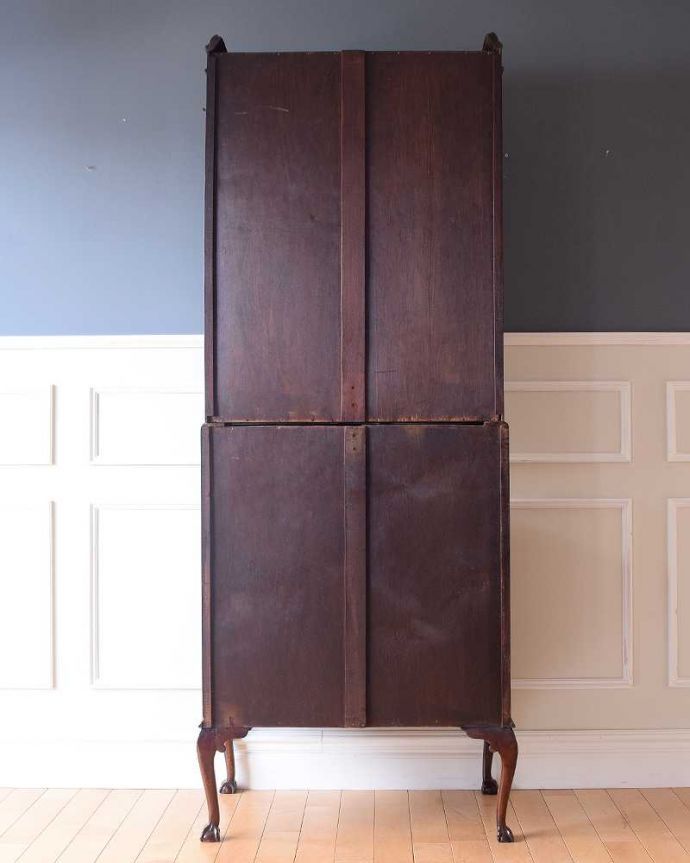 ビューロー　アンティーク家具　英国のアンティーク収納家具、クロウ＆ボウルの気品溢れるビューローブックケース。後ろ姿までキレイです。(k-2195-f)