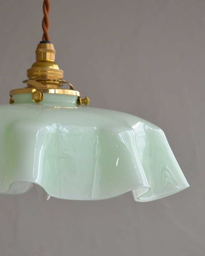 ペンダントライト　照明・ライティング　布シェードが揺れるようなアンティークペンダントライト（コード・シャンデリア球・ギャラリーA付き）。。(k-2196-z)