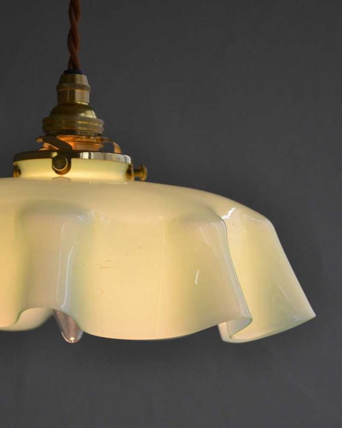 ペンダントライト　照明・ライティング　布シェードが揺れるようなアンティークペンダントライト（コード・シャンデリア球・ギャラリーA付き）。。(k-2196-z)