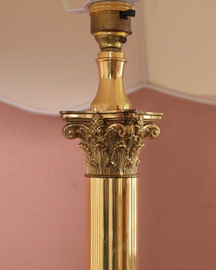 スタンドライト　照明・ライティング　珍しいイギリスで見つけた真鍮製のアンティークフロアランプ（Ｂ22シャンデリア球付）。。(k-2198-f)