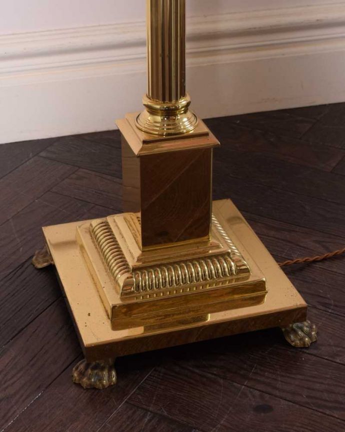 スタンドライト　照明・ライティング　珍しいイギリスで見つけた真鍮製のアンティークフロアランプ（Ｂ22シャンデリア球付）。。(k-2198-f)