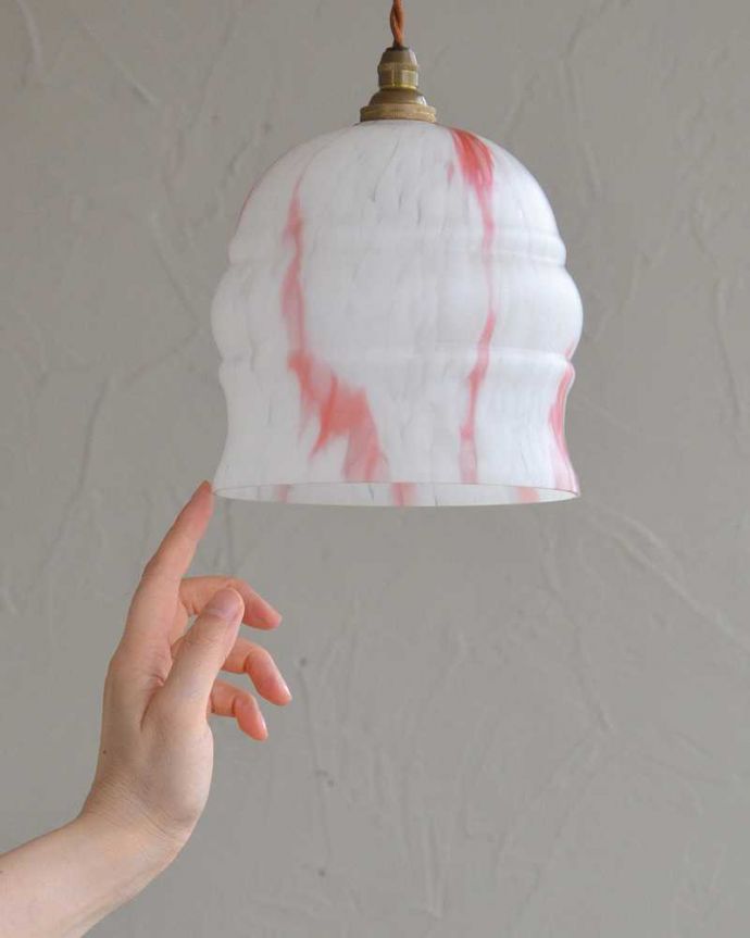 ペンダントライト　照明・ライティング　キャンディのようなマーブル、アンティークシェードペンダントライト（コード・シャンデリア電球・ギャラリーなし）。。(k-2202-z)