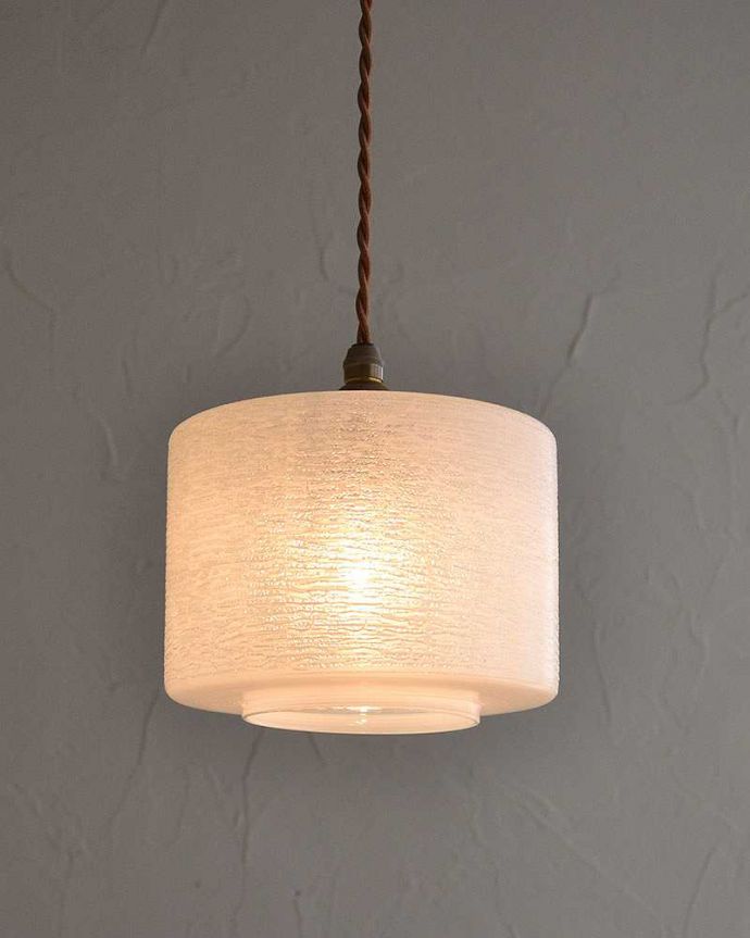 ペンダントライト　照明・ライティング　日本のお家にもピッタリ、アンティークのペンダントライト（コード・シャンデリア電球・ギャラリーなし）。。(k-2203-z)