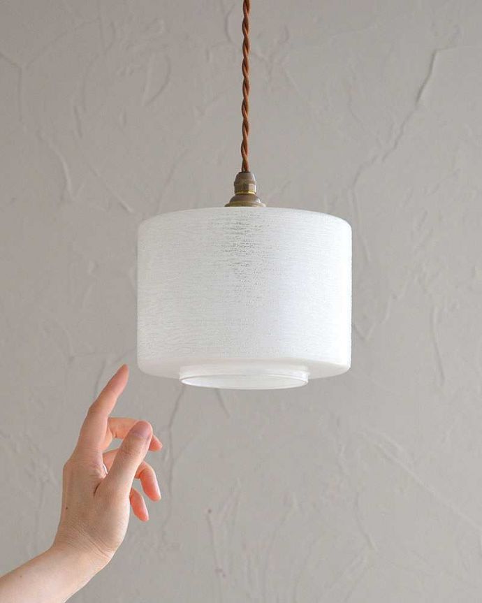 ペンダントライト　照明・ライティング　日本のお家にもピッタリ、アンティークのペンダントライト（コード・シャンデリア電球・ギャラリーなし）。。(k-2203-z)