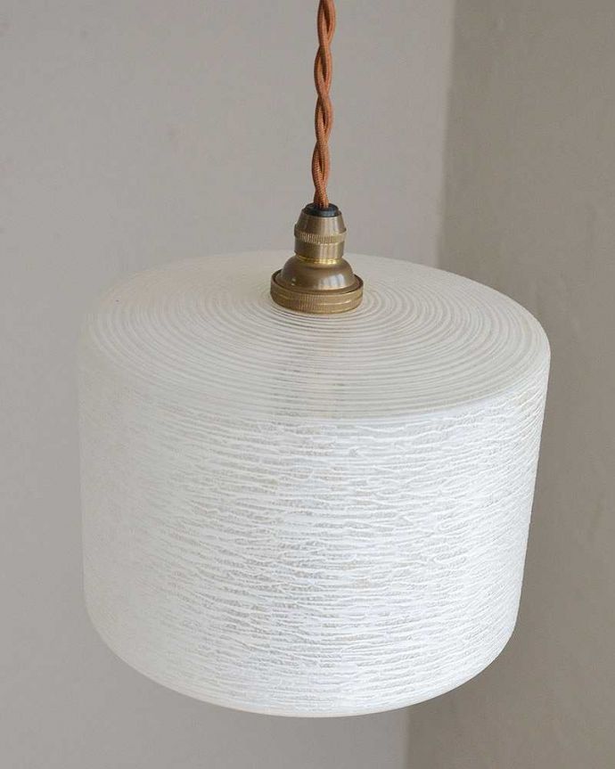 ペンダントライト　照明・ライティング　日本のお家にもピッタリ、アンティークのペンダントライト（コード・シャンデリア電球・ギャラリーなし）。。(k-2203-z)