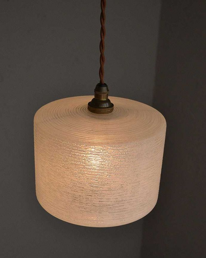 ペンダントライト　照明・ライティング　日本のお家にもピッタリ、アンティークのペンダントライト（コード・シャンデリア電球・ギャラリーなし）。。(k-2203-z)