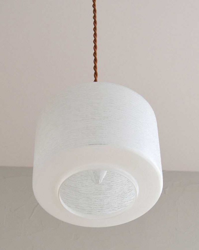 ペンダントライト　照明・ライティング　日本のお家にもピッタリ、アンティークのペンダントライト（コード・シャンデリア電球・ギャラリーなし）。。(k-2203-z)