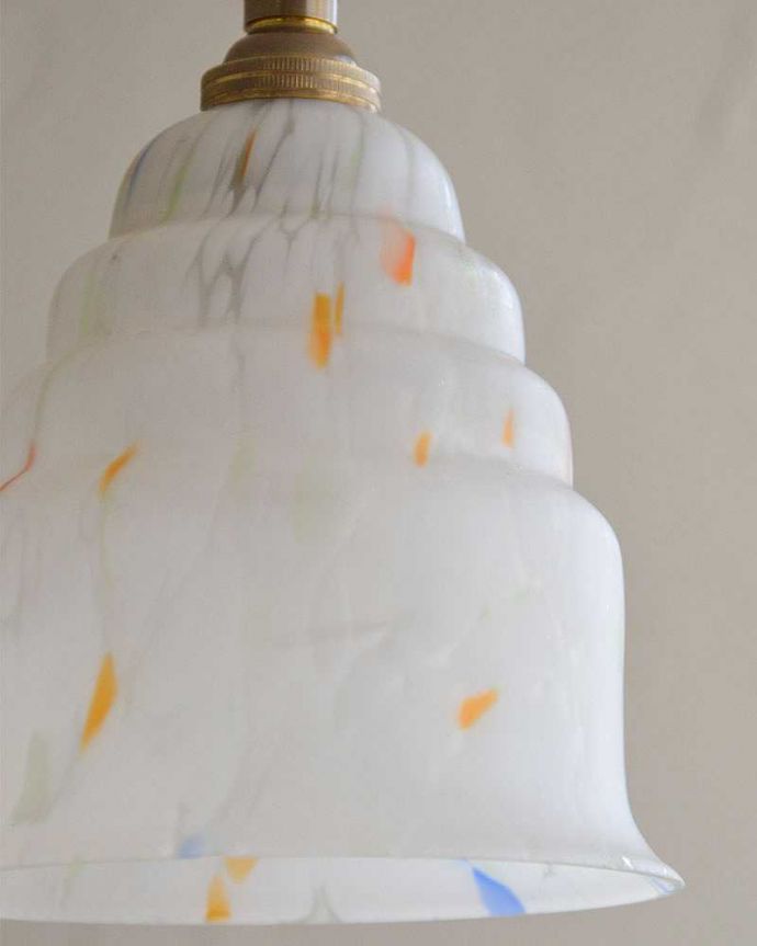 ペンダントライト　照明・ライティング　イギリスのアンティークシェードのペンダントライト（コード・シャンデリア電球・ギャラリーなし）。。(k-2205-z)