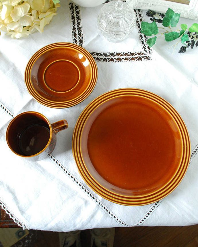 英国アンティークのおしゃれな食器