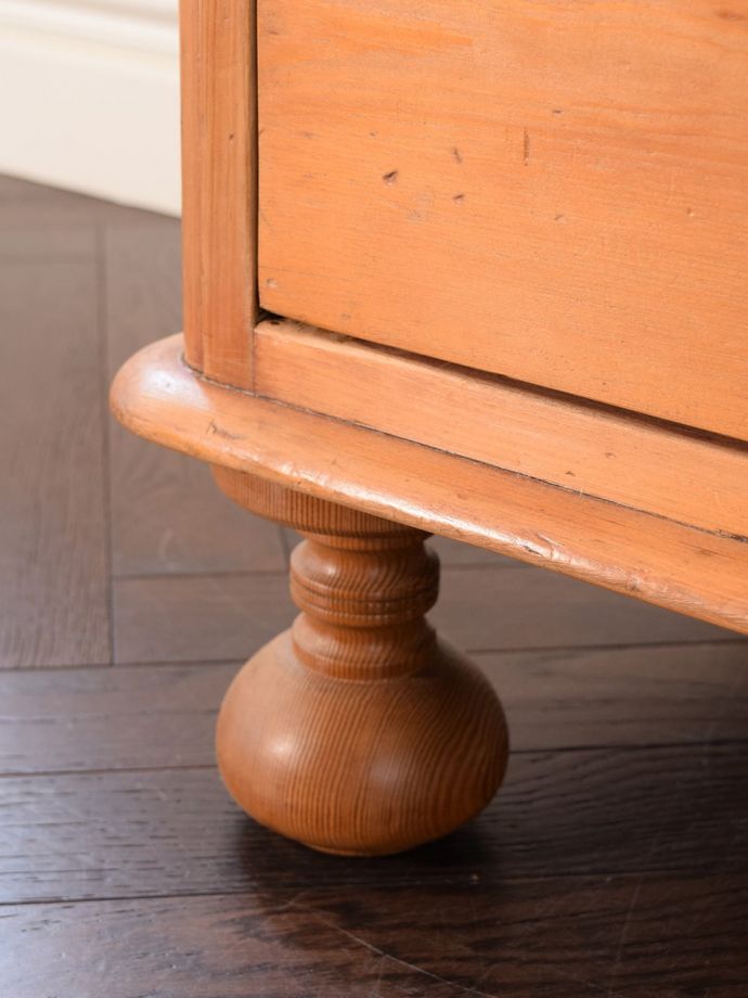 アンティーク家具の脚