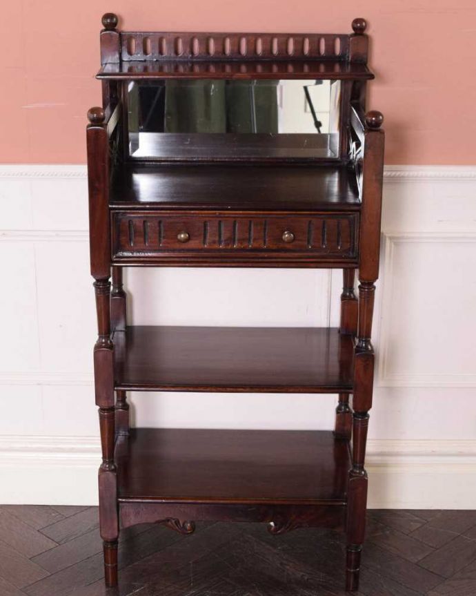 アンティークのキャビネット アンティーク家具 ミラーと引き出しまで付いた贅沢なオープンシェルフ、アンティーク英国家具。色んな場所で大活躍リビング収納としてや、寝室や書斎の本棚として・・色んな場所でお使いいただけます。(k-2214-f)