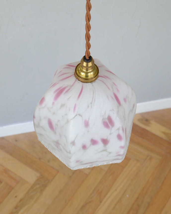 ペンダントライト　照明・ライティング　水の中のようなマーブル、アンティークシェードペンダントライト（コード・シャンデリア電球・ギャラリーなし）。。(k-2216-z)