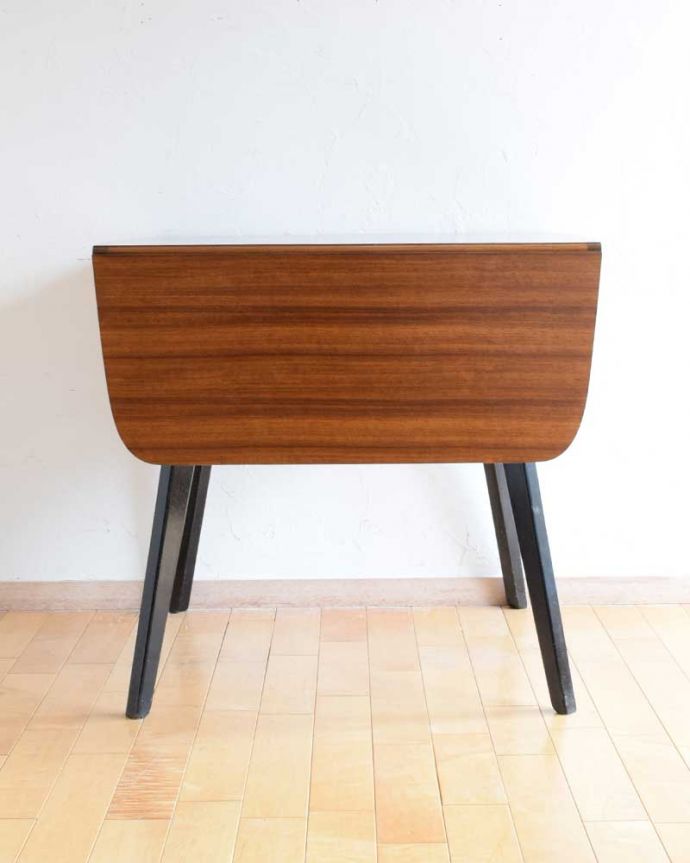 G-PLAN(Gプラン)　アンティーク家具　北欧ヴィンテージのバタフライテーブル、G-planのかっこいい伸張式ダイニングテーブル。壁にピタッ！閉じて壁に付ければなんだか違う家具に見えちゃうんです。(k-2224-f)