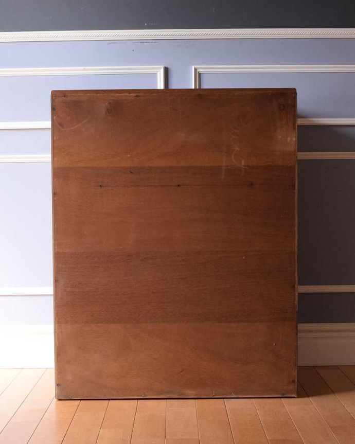 アンティーク家具 Gプランの北欧テイストのインテリア、たっぷり収納できるチェスト。修復してあるので後ろ姿もキレイです。(k-2227-f)