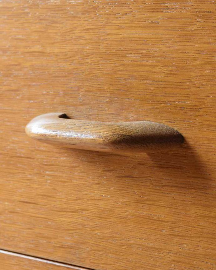 アンティーク家具 Gプランの北欧テイストのインテリア、たっぷり収納できるチェスト。北欧らしいシンプルな取っ手ミッドセンチュリー独特のカッコよさを楽しんで下さい。(k-2227-f)