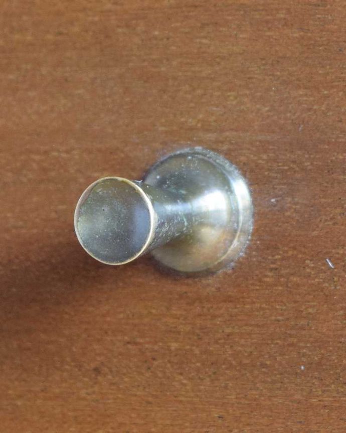 アンティーク家具 北欧インテリアのヴィンテージ家具、Nathan(ネイサン)社のドレッシングチェスト。取っ手もデザインの一部デザインの一部になっているカッコいい取っ手。(k-2228-f)