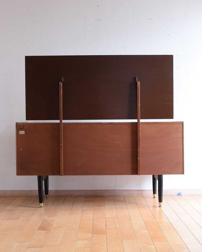 アンティーク家具 北欧インテリアのヴィンテージ家具、Nathan(ネイサン)社のドレッシングチェスト。後ろ姿もキレイです。(k-2228-f)