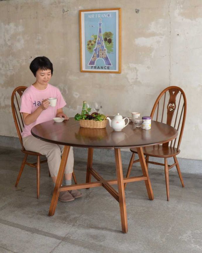 アーコールの家具　アンティーク家具　北欧の老舗メーカーアーコール社の家具、伸張式のダイニングテーブル。やっぱり人気！3WAYで使えるアーコールのテーブル。(k-2230-f)