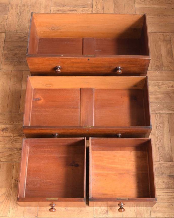 アンティークのチェスト アンティーク家具 イギリスで見つけた高級材を使用したアンティークチェスト(3段)。何を入れても大丈夫。(k-2232-f)