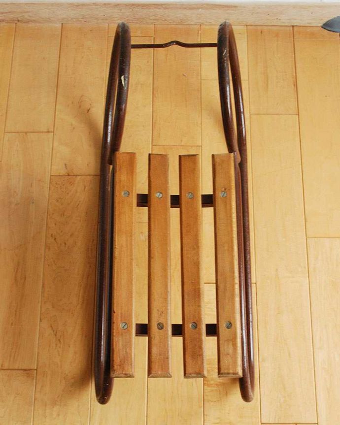 アンティーク その他の雑貨　アンティーク雑貨　見ているだけでホッコリしちゃう･･･アンティークのソリ。座面はキレイに修復しました。(k-2253-z)