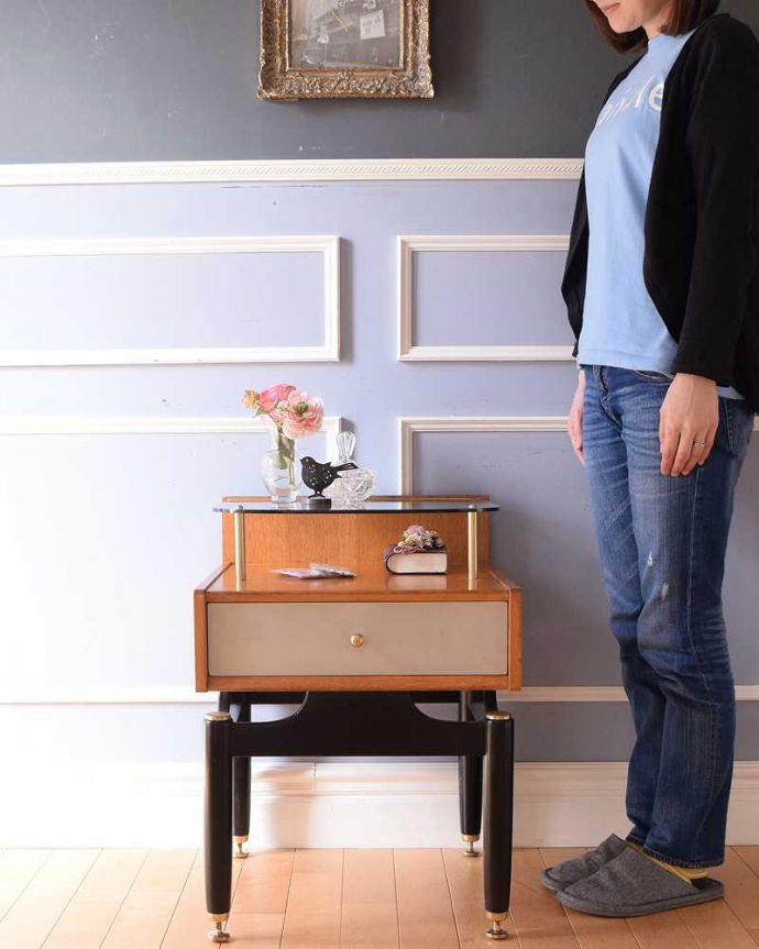 G-PLAN(Gプラン)　アンティーク家具　寝室で使えるヴィンテージ家具、G-planのサイドテーブル。スッキリとしたシンプルなデザイン北欧スタイルのデザインは、やっぱり見た目がカッコいい！シンプルなのでどんなお部屋にも似合います。(k-2254-f)