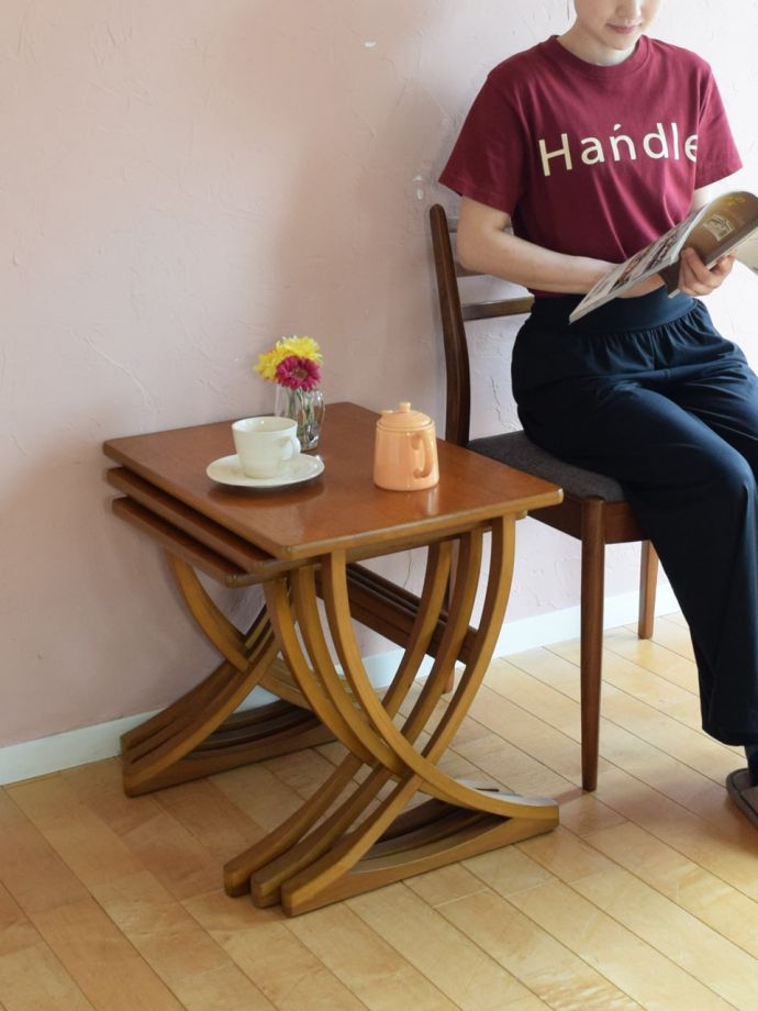 北欧スタイルのビンテージテーブル