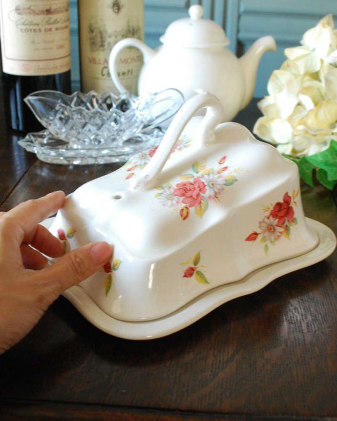 アンティーク 陶磁器の雑貨 アンティーク雑貨 アンティーク バターディッシュ。食卓を華やかするアイテム毎日の食卓に出すだけでパッと華やかに。(k-2937-z)