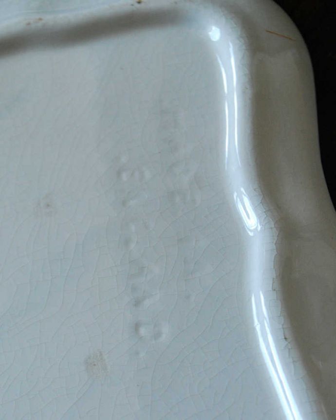 アンティーク 陶磁器の雑貨 アンティーク雑貨 アンティーク バターディッシュ。裏側のバックスタンプ1932~65年製造のスージークーパ―プロダクションで使われていたバックスタンプが押されています。(k-2937-z)