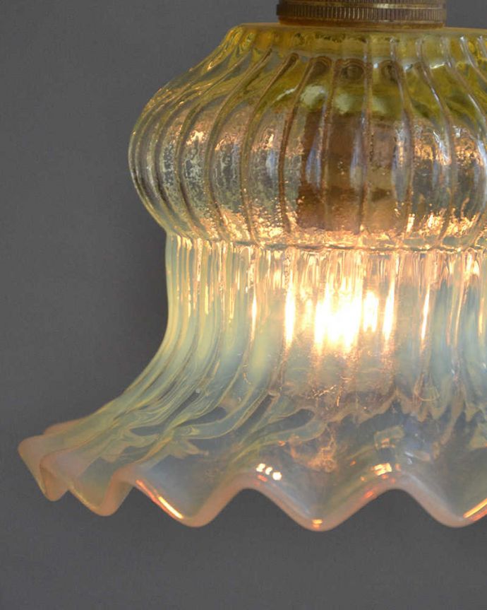 ペンダントライト　照明・ライティング　ヴァセリンの美しい輝きにうっとり、アンティークシェードペンダントライト（コード・Ｂ22丸球・ギャラリーなし） 。 。(k-2277-z)