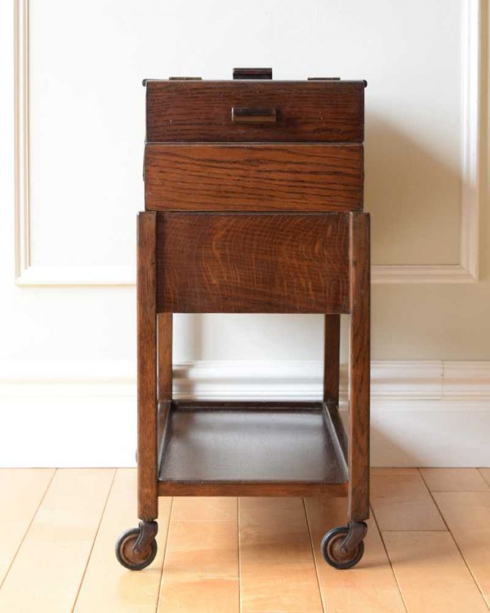 ソーイングボックス アンティーク家具 アンティーク ソーイングボックス 。横から見ると・・・グルッと360度、どの角度から見てもキレイに仕上げました。(k-2286-f)