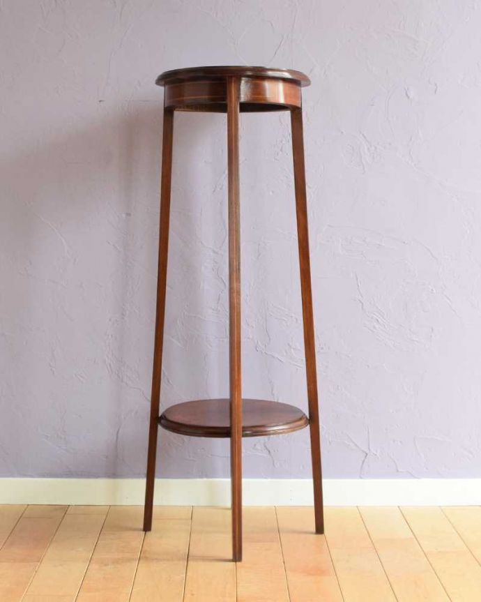 プランツスタンド・ケーキスタンド アンティーク家具 英国輸入の象嵌が美しいアンティークプランツスタンド。横から見てもステキ角度を変えてみてみると、こんな感じです。(k-2289-f)