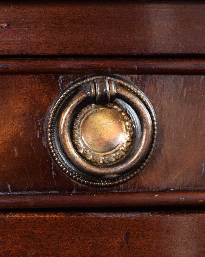 アンティークのテーブル　アンティーク家具　空間を彩るハーフムーンのアンティーク家具、引き出し付きのコンソールテーブル。取っ手にもアンティークらしさアンティークらしく上品な取っ手。(k-2291-f)