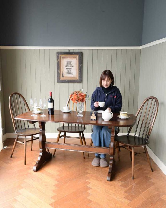 アーコールのテーブル