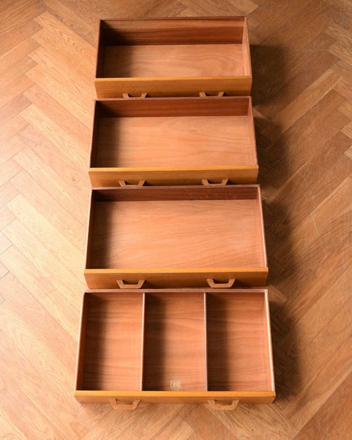 G-PLAN(Gプラン)　アンティーク家具　G-PLANの4段チェストBrandon（ブランドン） 、北欧スタイルの暮らしにヴィンテージ家具。引き出しの中もキレイに修復しました。(k-2305-f)