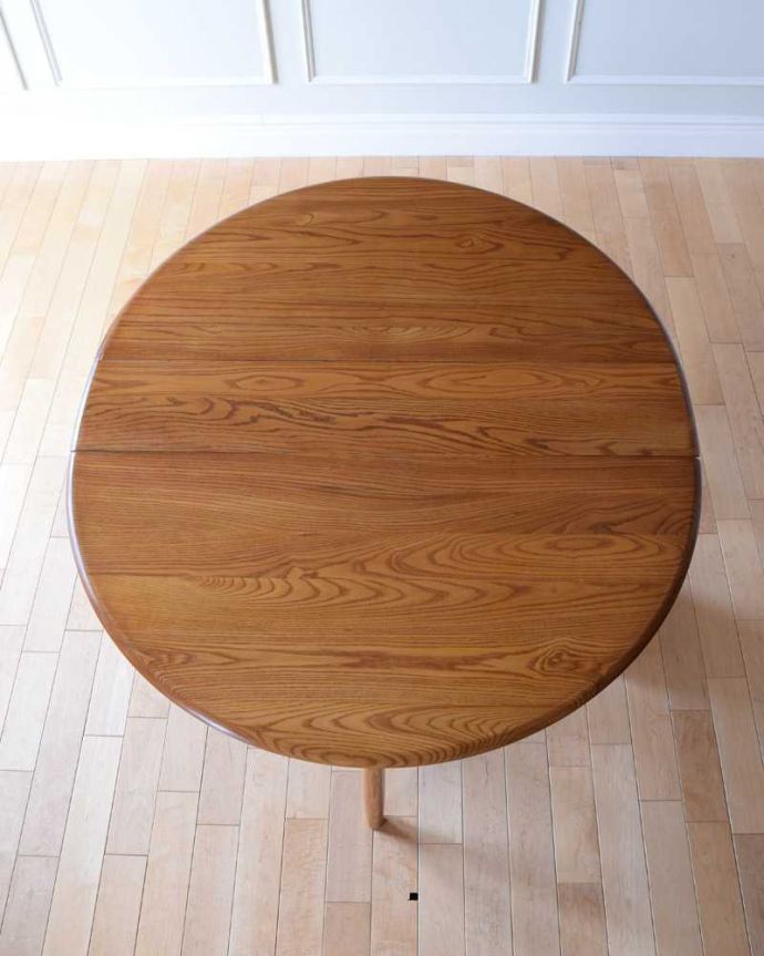 アンティークのテーブル　アンティーク家具　老舗家具メーカーアーコール社のアンティーク、伸張式のダイニングテーブル。天板の修復には自信があります。(k-2306-f)