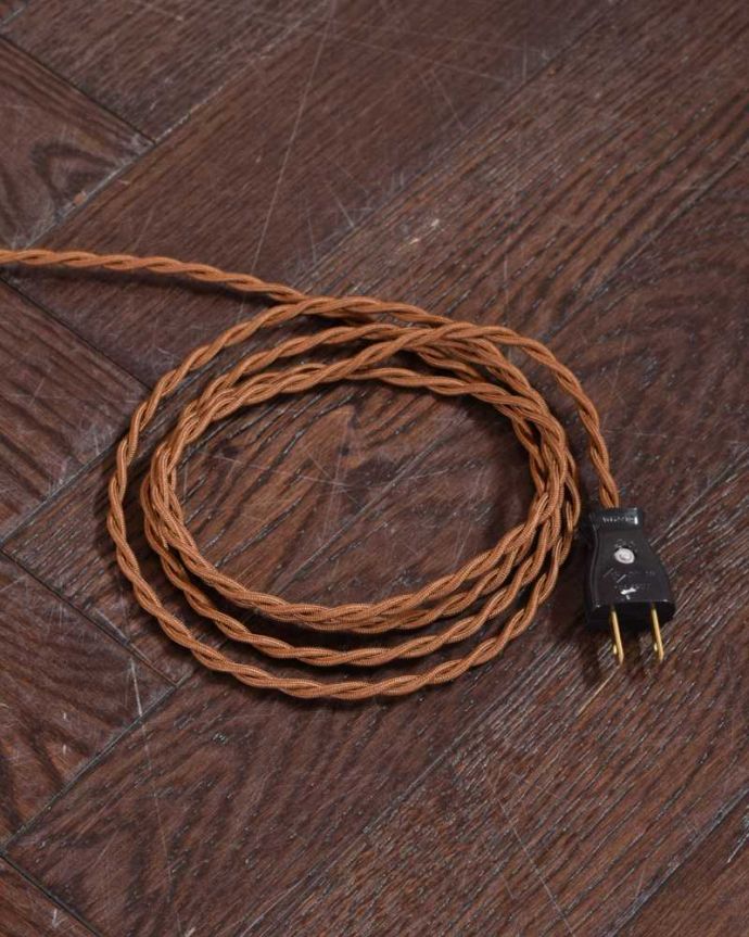 スタンドライト　照明・ライティング　英国輸入のスタンド照明、美しいアンティークフロアランプ（Ｂ22シャンデリア球付） 。。(k-2320-f)