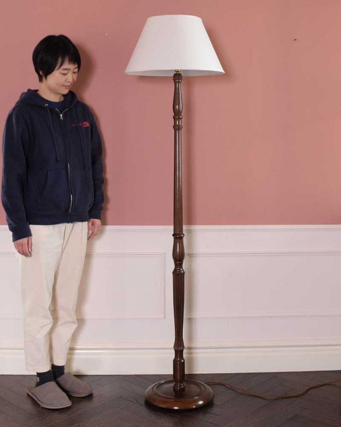 スタンドライト　照明・ライティング　英国で見つけたスタンド照明、アンティークフロアランプ（Ｂ22シャンデリア球付） 。。(k-2327-f)