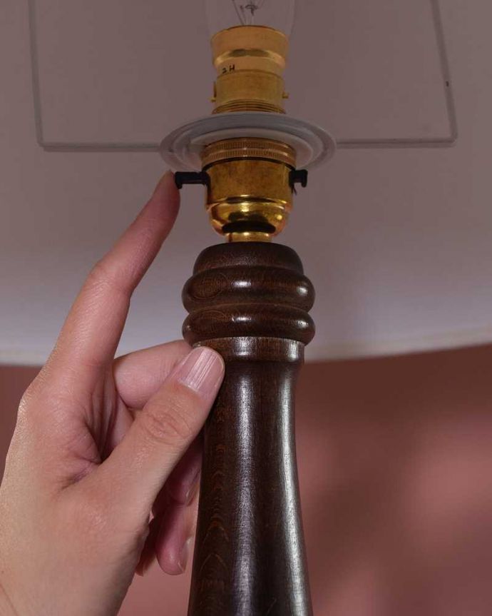 スタンドライト　照明・ライティング　英国で見つけたスタンド照明、アンティークフロアランプ（Ｂ22シャンデリア球付） 。。(k-2327-f)