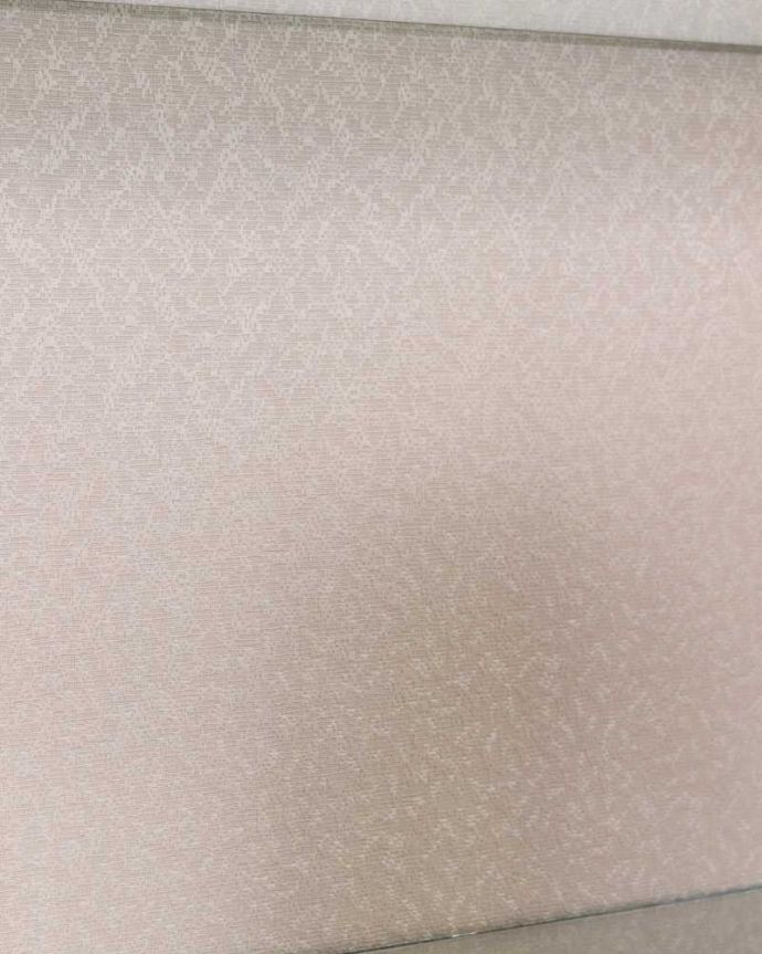 アンティークのキャビネット　アンティーク家具　高級感のあるイギリス家具、上品なアンティークのガラスキャビネット。新しいものに張り替えました。(k-2335-f)